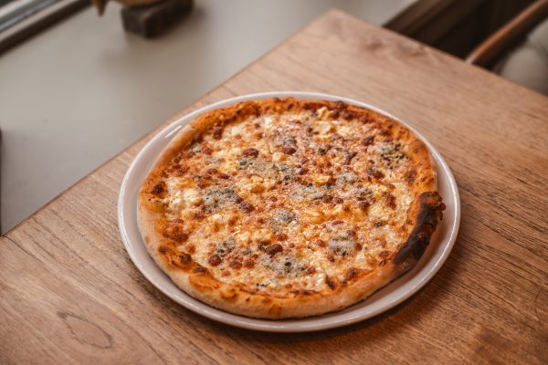 Pizza quattro fromagi